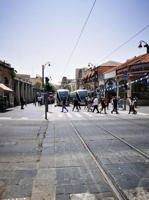 Stunning Apartment Located In The Heart Of The City Center, Close To A Synagogue, Train Station, Mahane Yehuda Market, Etc. Jerusalem Exterior photo