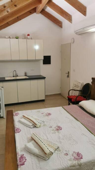 Stunning Apartment Located In The Heart Of The City Center, Close To A Synagogue, Train Station, Mahane Yehuda Market, Etc. Jerusalem Exterior photo